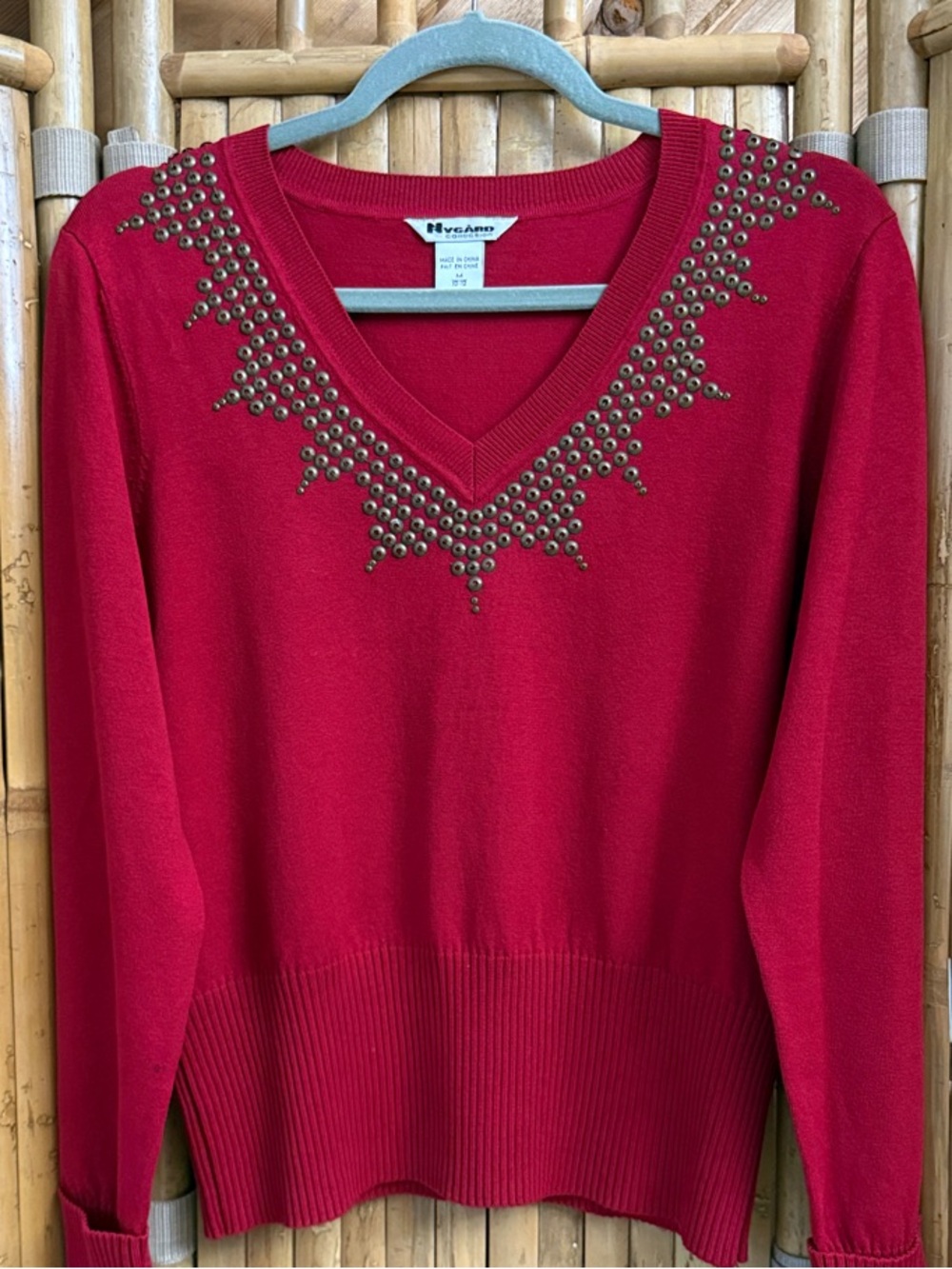 Nygard Collection Red Stud-Accent V-Neck Sweater. Size 10/12